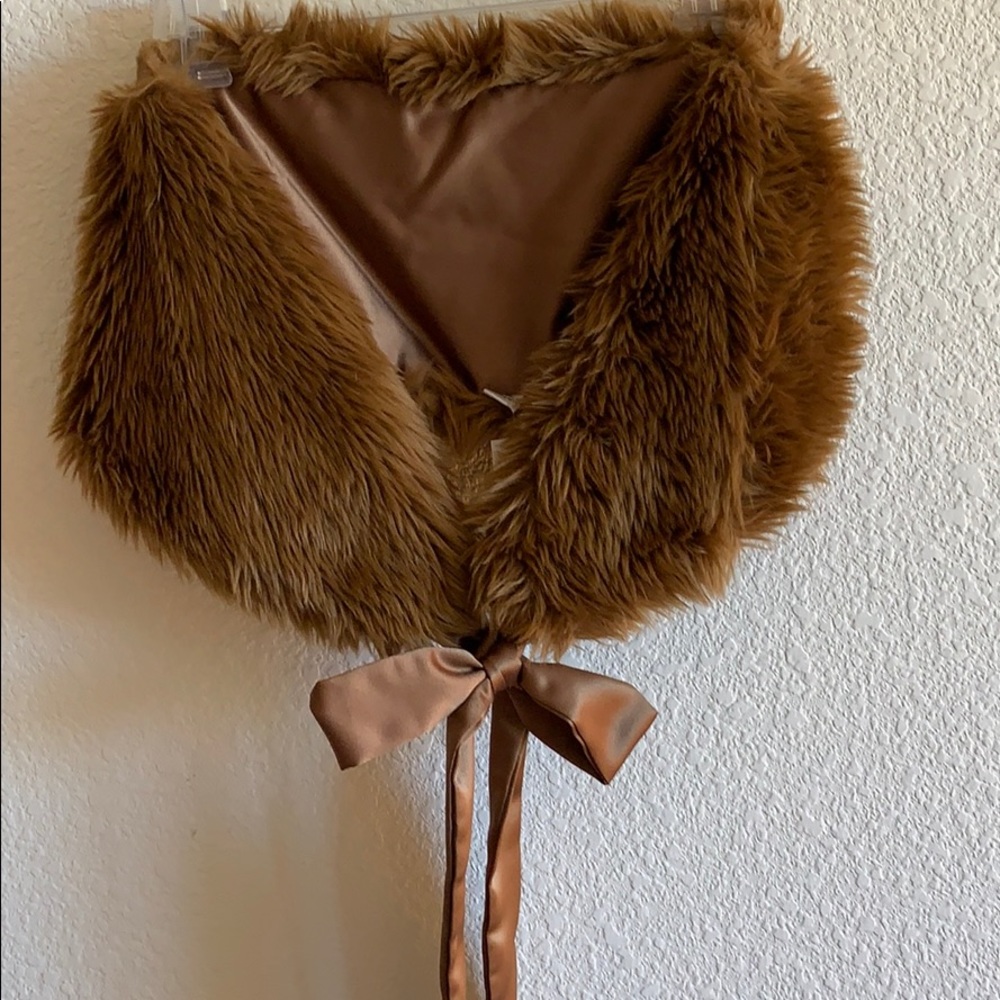 NWT - Faux-fur shawl.